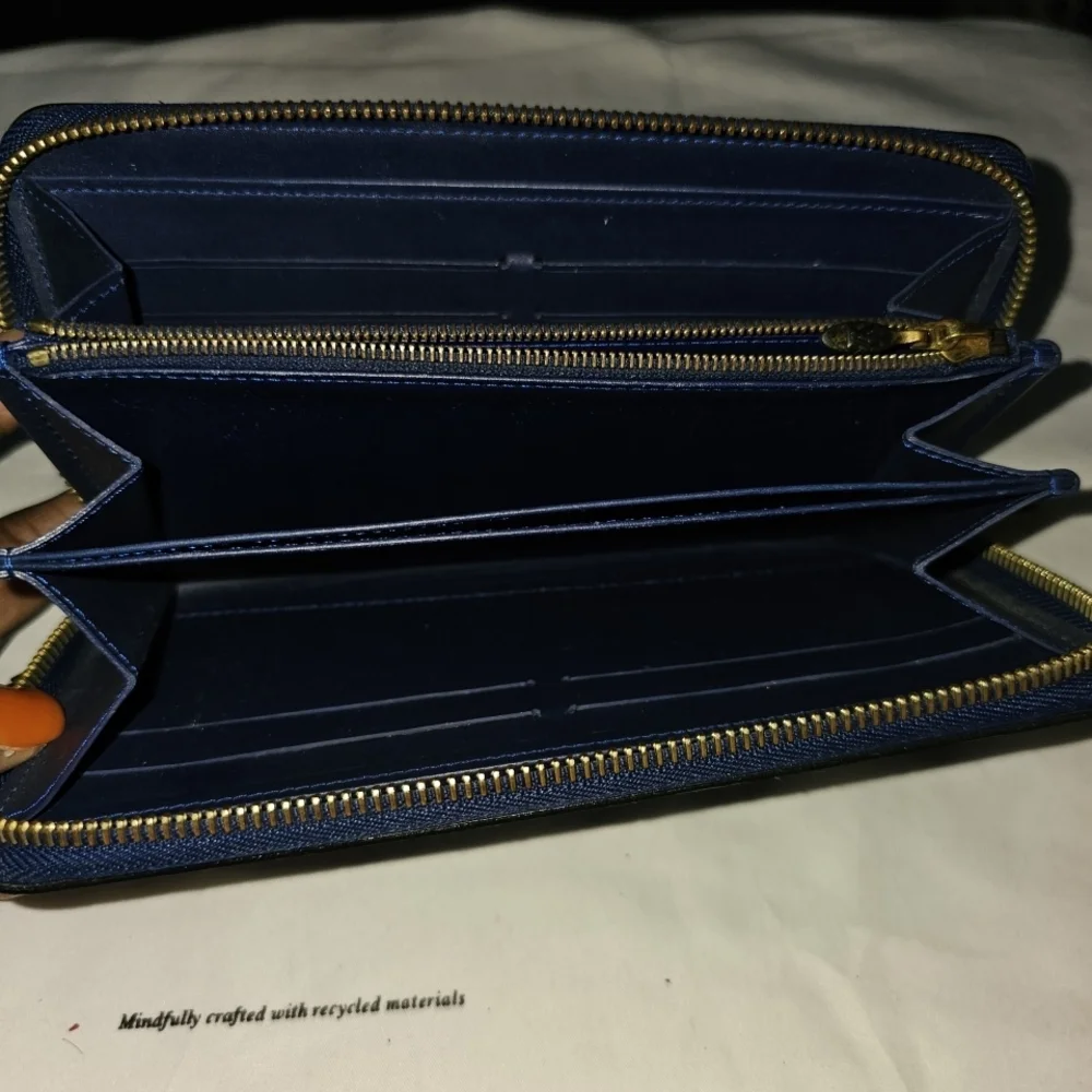 Louis Vuitton Vernis Wallet – Excellent Condition - Picture 3 of 12